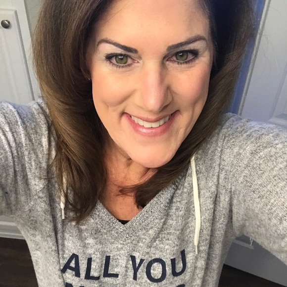 Meet your Posher, Jeannine - Picture 1 of 1